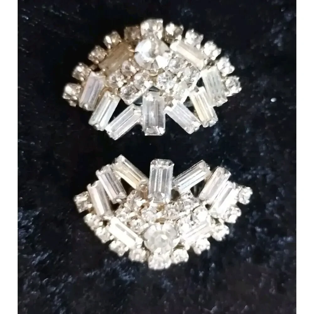 Vintage Crystal Rhinestones Faceted Baguette Sparkling Huggie Clip On Earrings